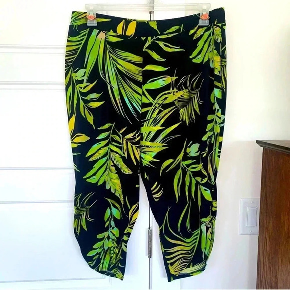 Susan Graver Summer Tropical Capris Size LP - Picture 5 of 9
